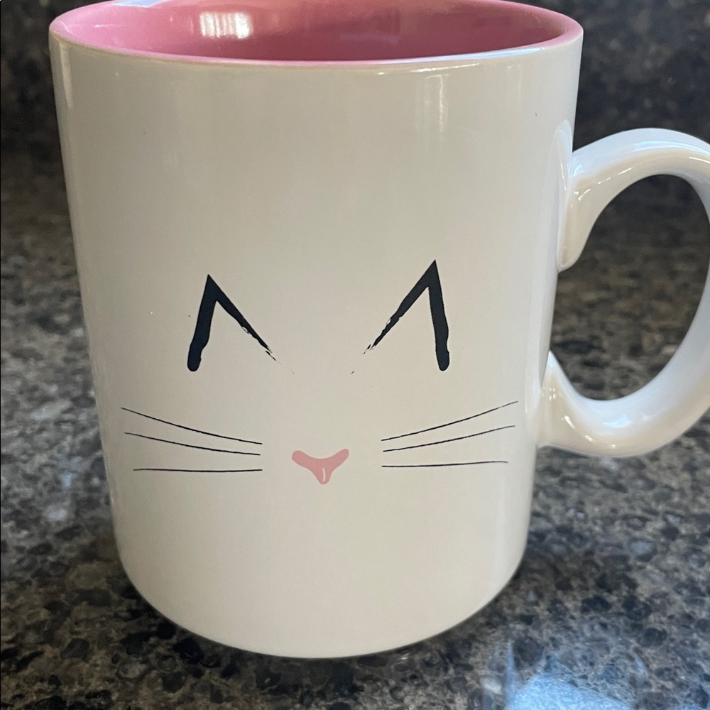 Set of 4 Cat Face Mugs with Pink Interior - Picture 4 of 5